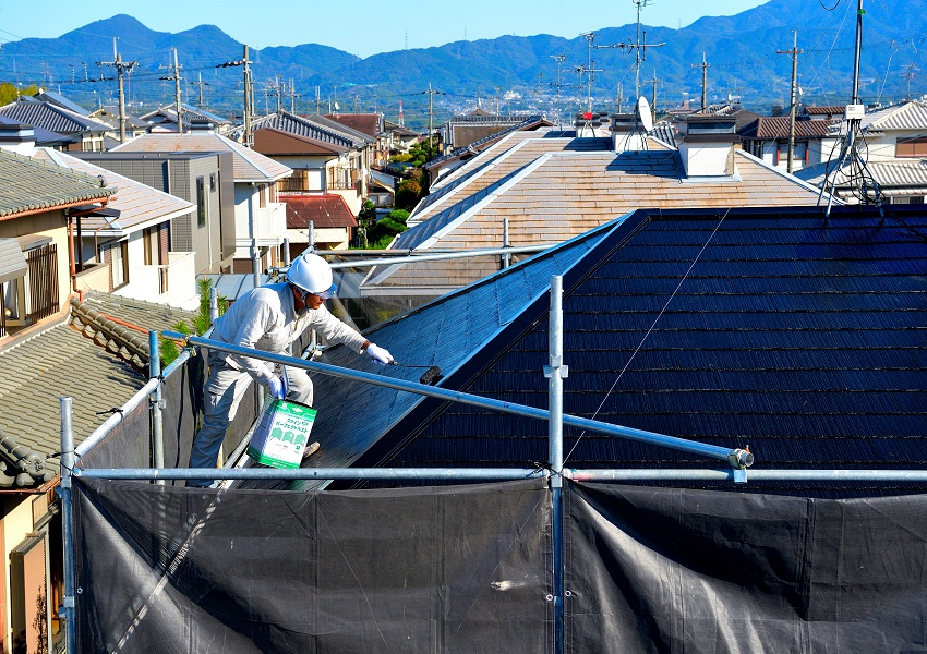 カラーベスト屋根塗装工事中