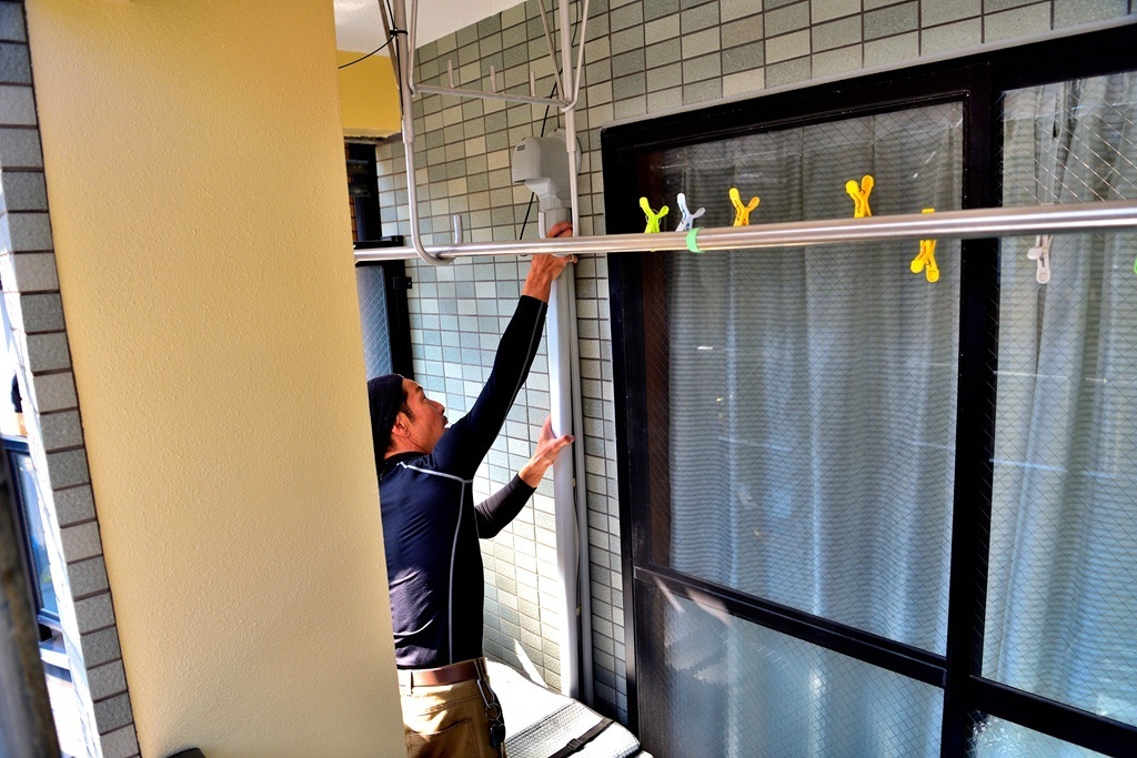 化粧カバー取り外し