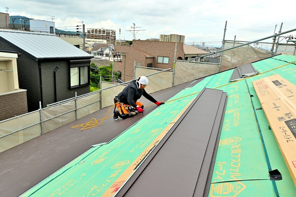大阪市東住吉区で屋根カバー工法