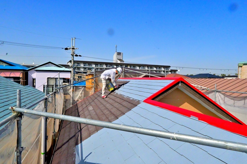 屋根のシーラー塗装について
